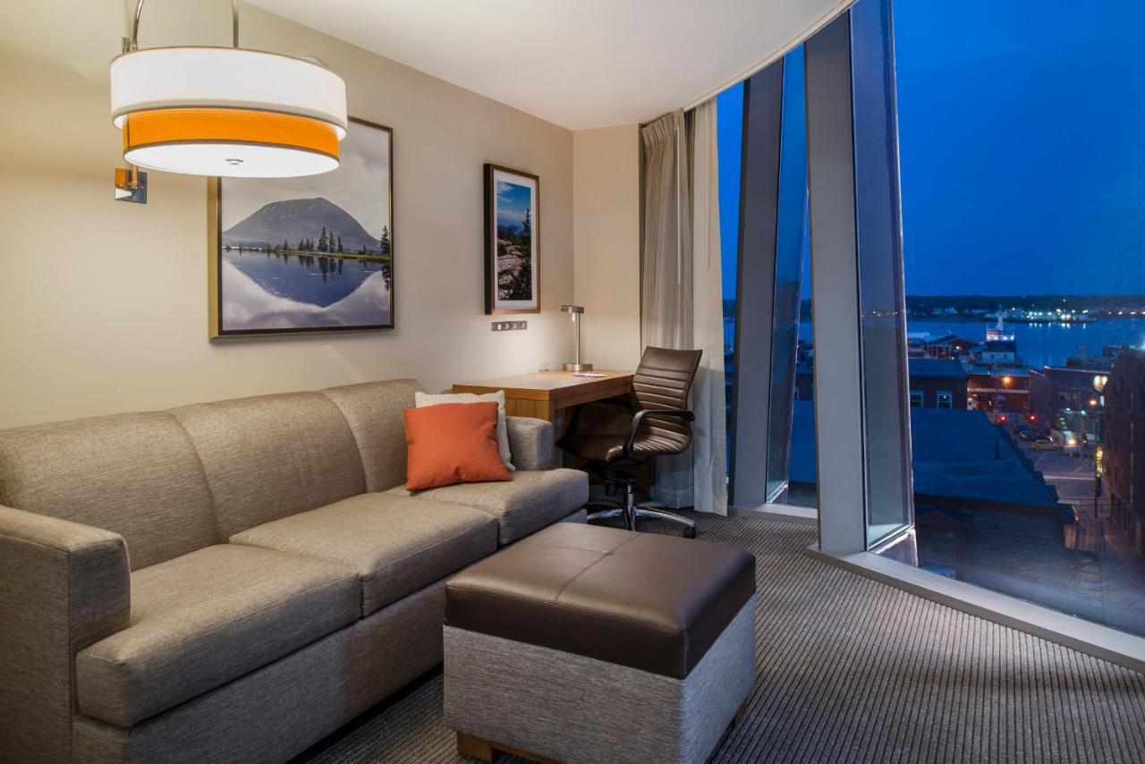 Specialty King Room Street View