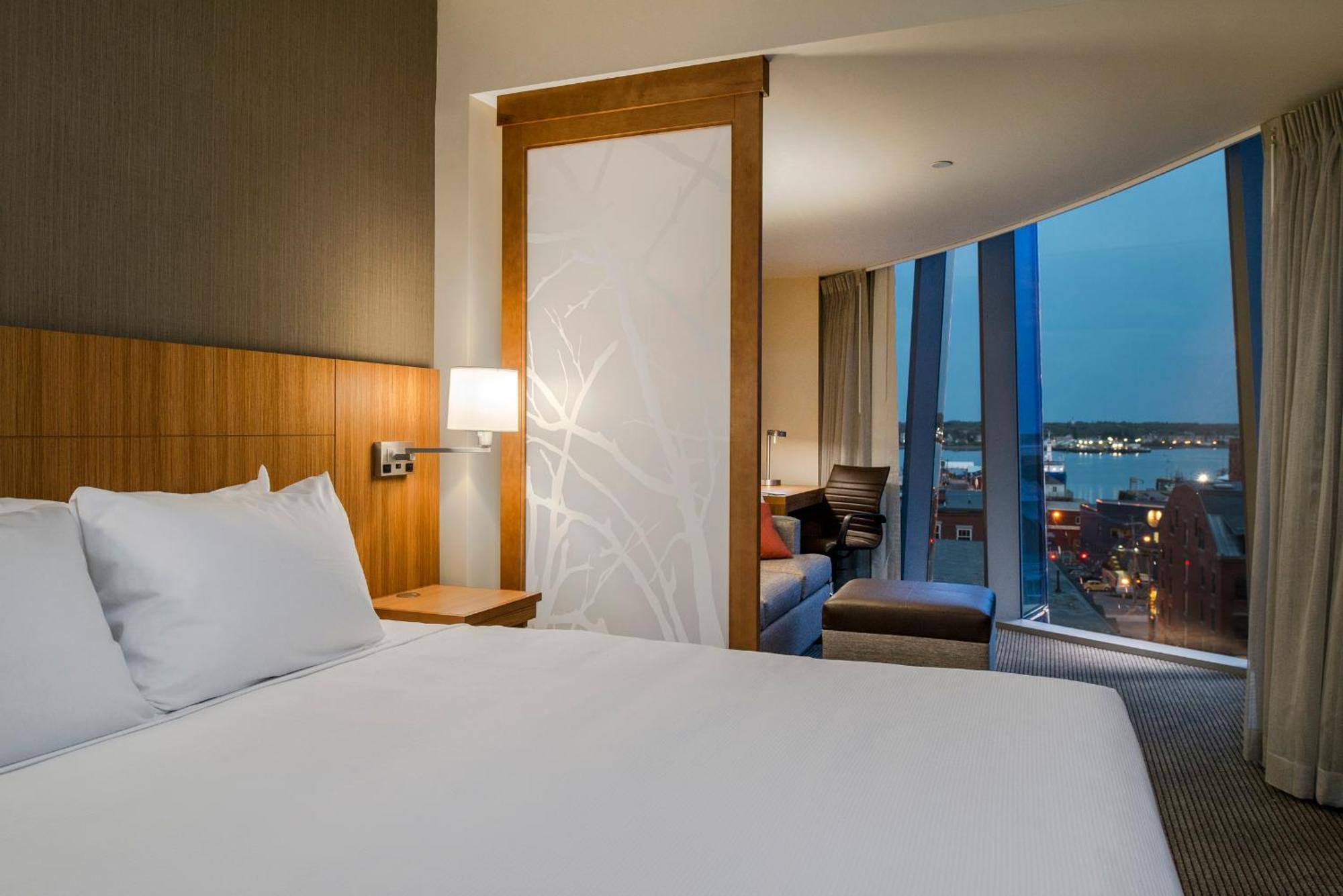 Specialty King Room Street View