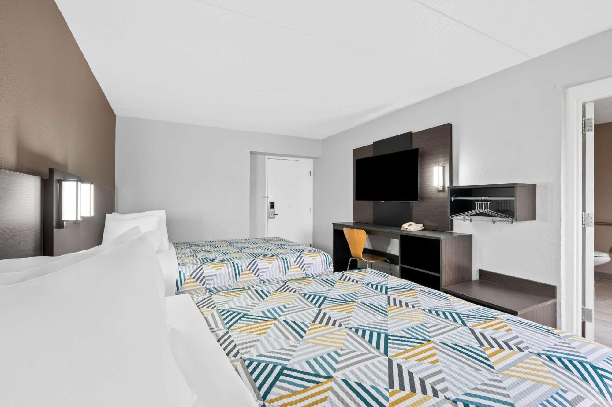 Queen Room with Two Queen Beds,1624769707:JPEG