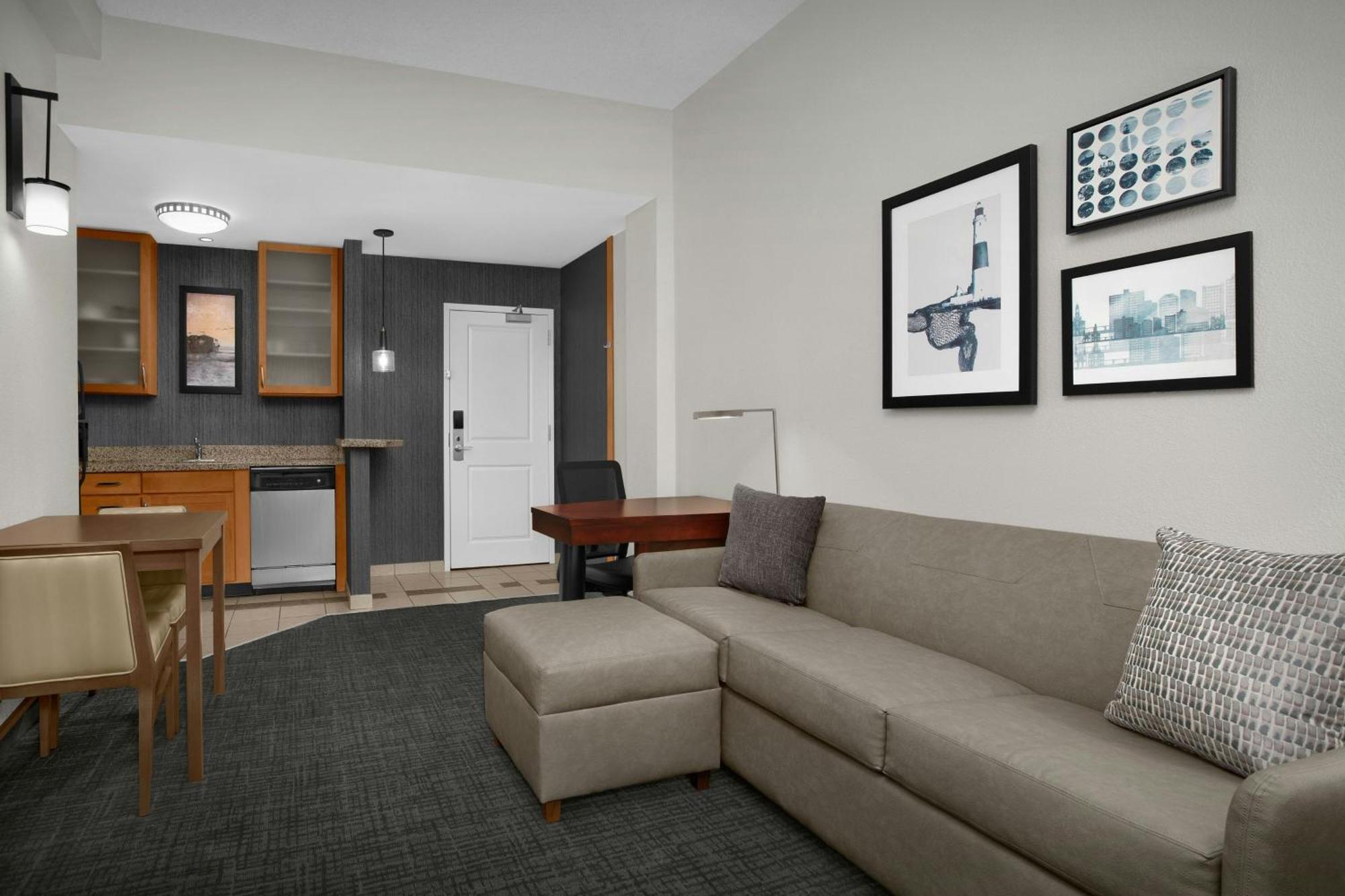 One-Bedroom King Suite