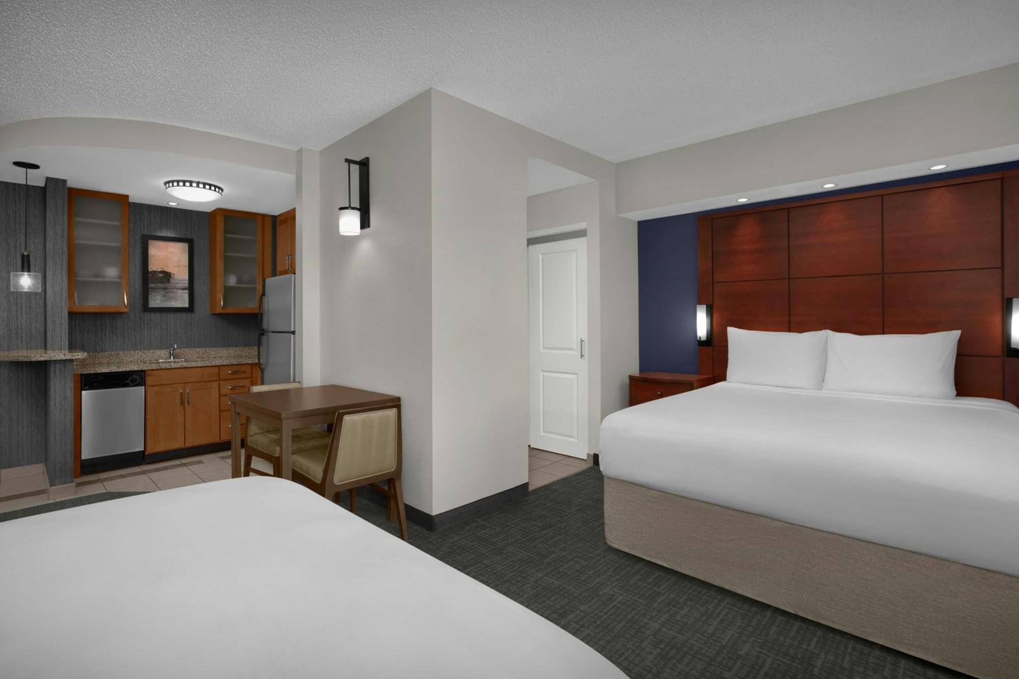 Queen Studio Two Queen Beds