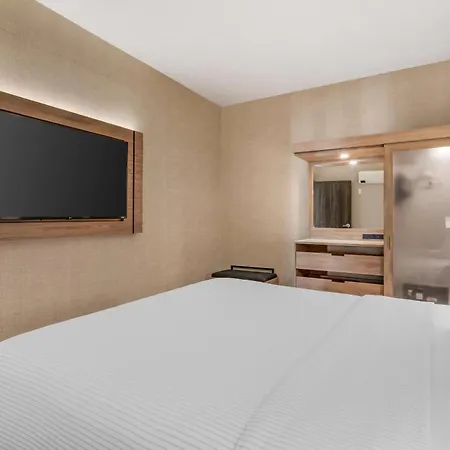 Cambria Hotel Portland Downtown Old Port-2